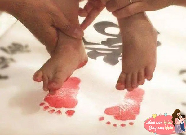 3 lý do mẹ nên làm ngay khi biết ý nghĩa đằng sau việc lấy dấu vân chân của trẻ sơ sinh - 2