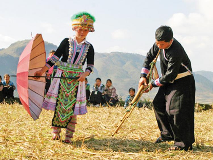 Đọc Tiếng Khèn của Trần Đàm