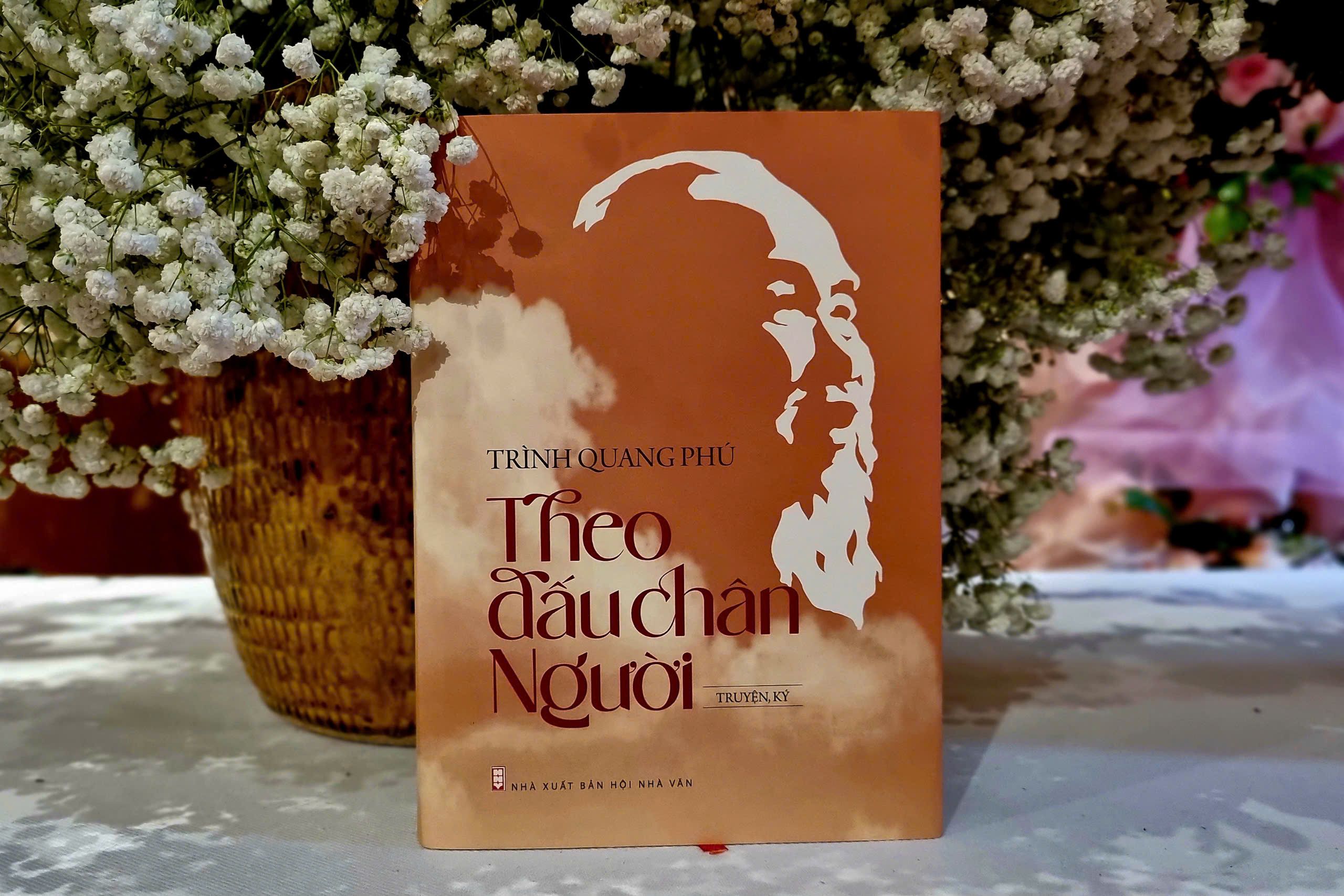 Hành trình “Theo dấu chân Người” của nhà văn Trình Quang Phú - 1