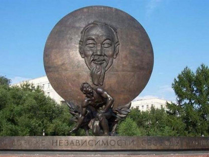 Bạn đọc - Chủ tịch Hồ Chí Minh qua các Di tích tưởng niệm Người trên thế giới