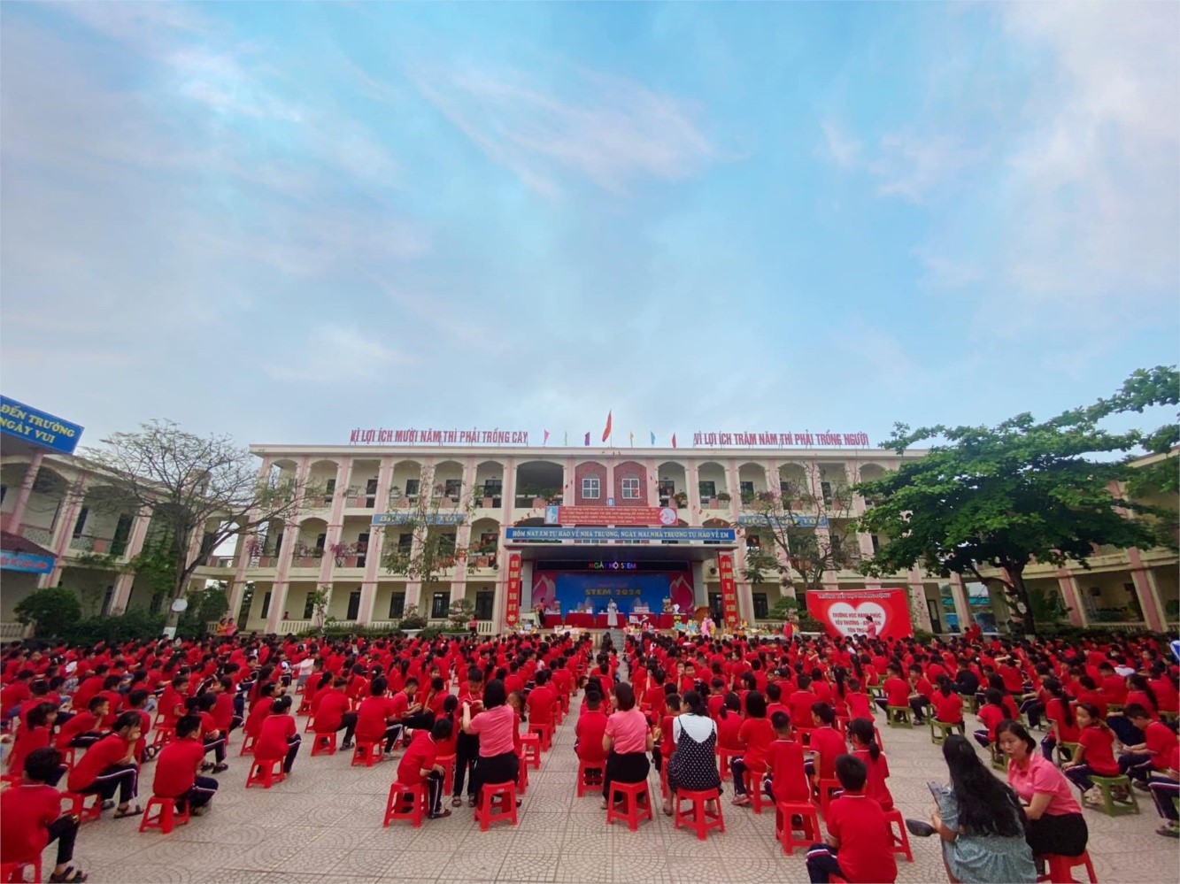 Trường Tiểu học Hoàng Động: Phấn đấu đạt trường đạt chuẩn Quốc gia mức độ 2 trong năm 2024 - 1