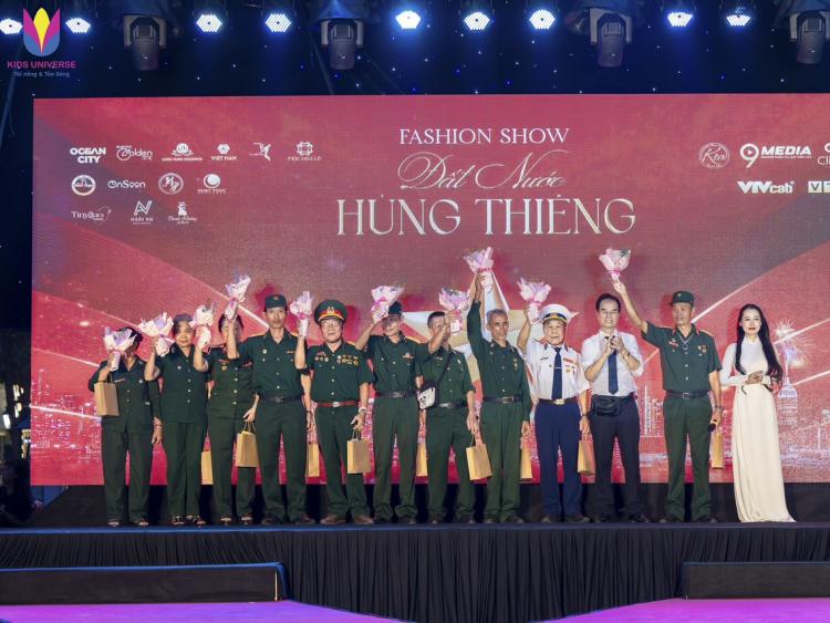 Nhà thiết kế Thùy Dung và show thời trang nghệ thuật Đất nước Hùng thiêng