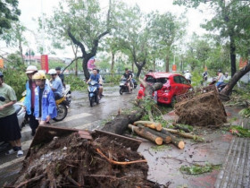 Hàng trăm tỷ đồng ủng hộ người dân bị thiệt hại bởi cơn bão số 3, có DN ủng hộ 250 tỷ