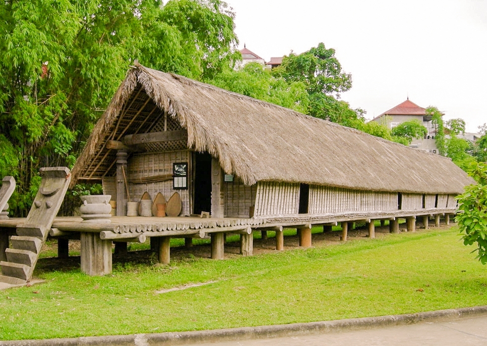 Truyền thống văn hóa của họ tộc Ê Đê ở Tây Nguyên - 1