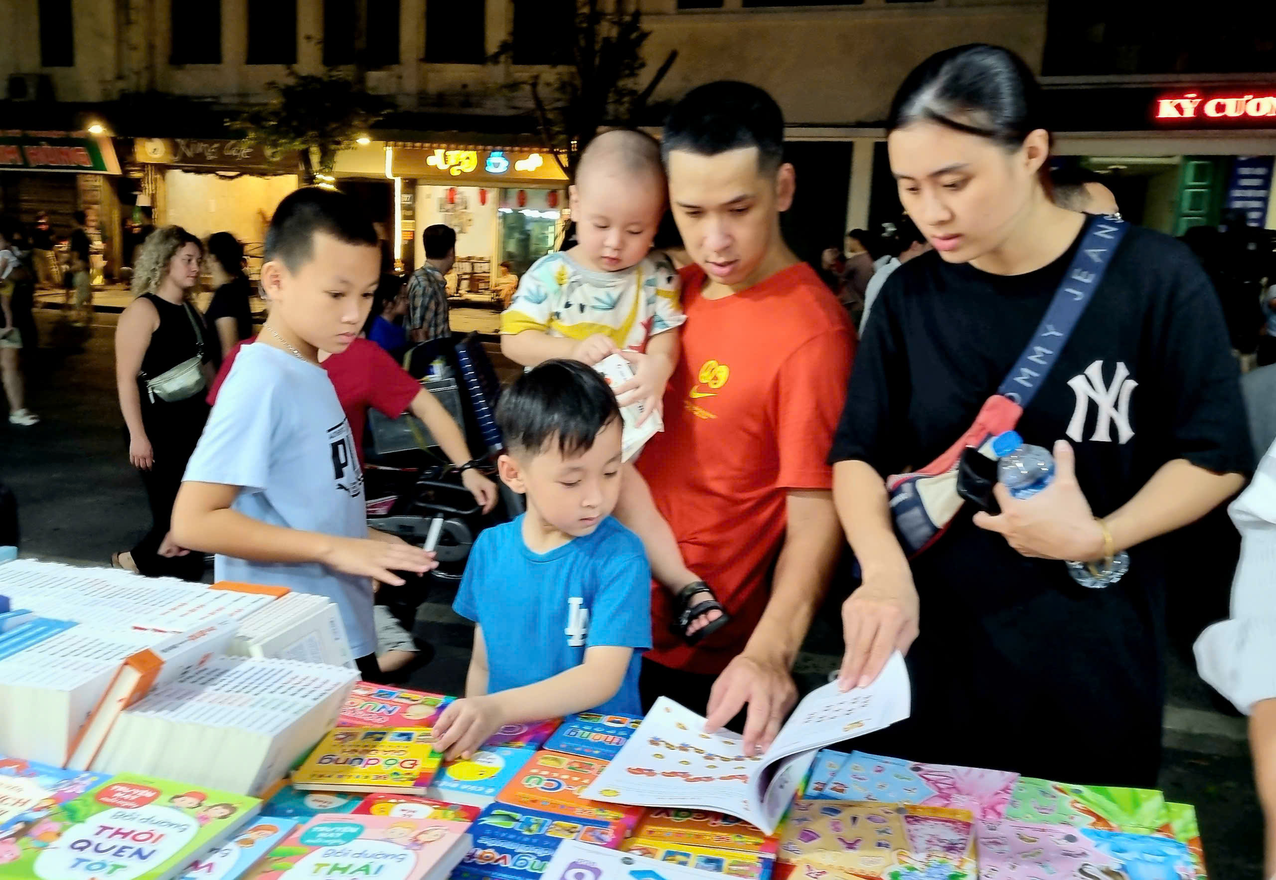 Hội Sách Hà Nội lần thứ IX: Góp phần gìn giữ và lan tỏa tinh hoa văn hiến Thủ đô - 7