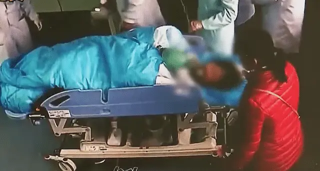 Tai nạn kinh hoàng khiến mẹ bầu 8 tháng nguy kịch, mẹ chồng đứng trước quyết định cứu con dâu hay cháu nội - 1