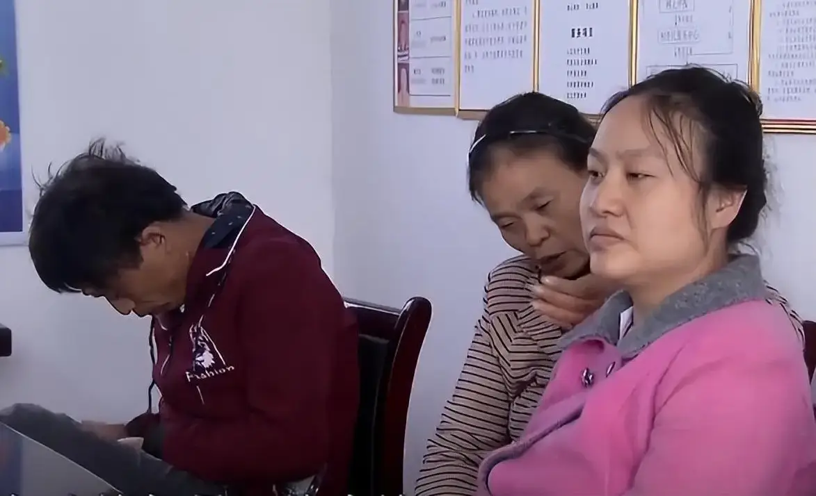 Con dâu bỏ đi khỏi nhà chồng dù đang ở cữ, cuộc điện thoại sau 1 năm từ bệnh viện khiến cả nhà sửng sốt - 6