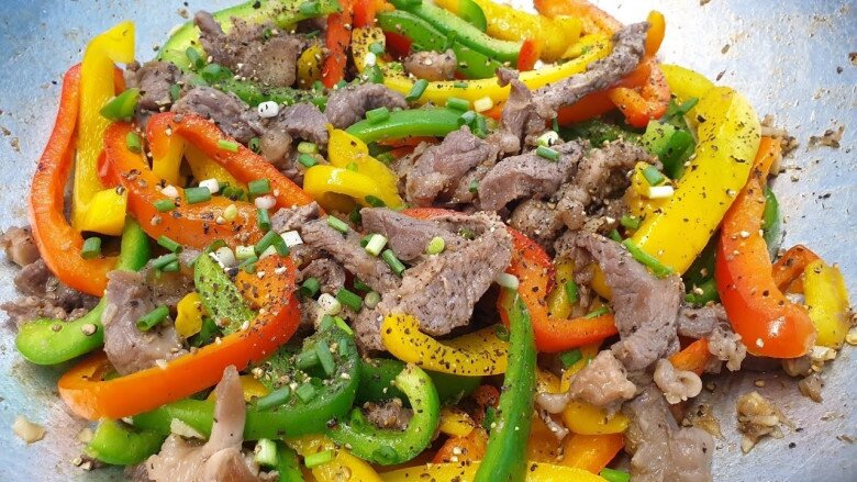 Xào thịt bò bao năm cứ bị dai, nghe đầu bếp nói tôi mới biết mình làm sai, 3 thứ này sẽ khiến bò mềm ngon - 3