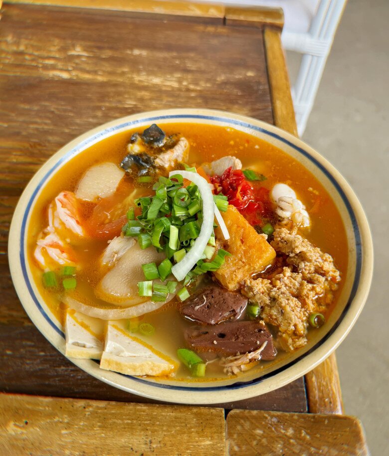 Hoa hậu Diễm Hương nhắc đến món ăn mẹ ruột nuôi sống gia đình, nay chồng trẻ của cô "kế thừa" - 3