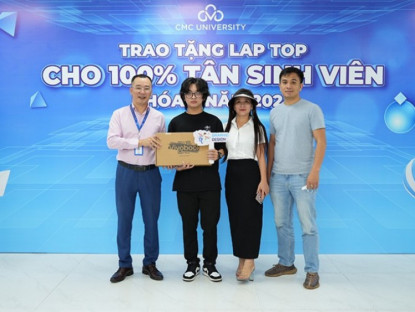 Thông tin doanh nghiệp - Trường Đại học CMC tặng laptop cho tân sinh viên cùng quỹ học bổng 96 tỷ đồng