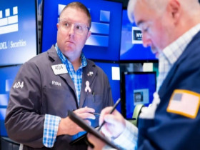 Chứng khoán Mỹ lập đỉnh cao nhất mọi thời đại sau khi ông Trump công bố thỏa thuận thương mại Việt Nam - Mỹ
