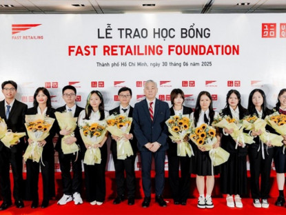 Thông tin doanh nghiệp - Fast Retailing chắp cánh ước mơ du học Nhật Bản cho 12 em học sinh Việt Nam ưu tú