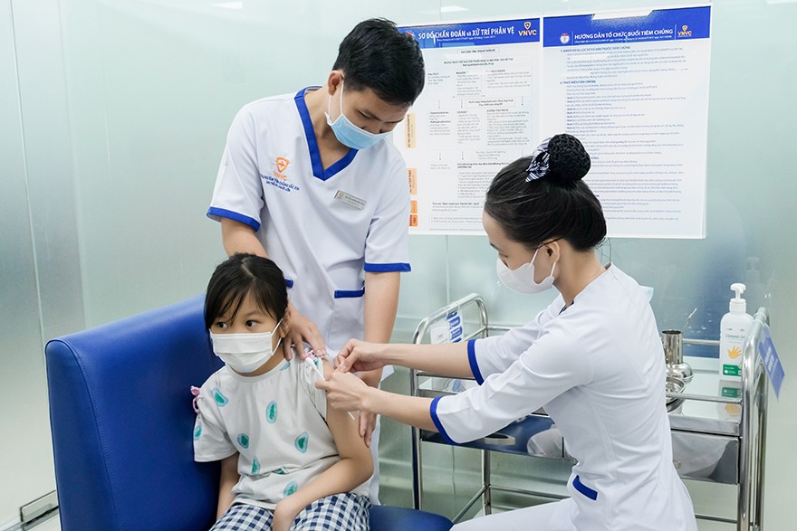 Việt Nam có vắc xin não mô cầu thế hệ mới cho trẻ nhỏ đến người cao tuổi - 2