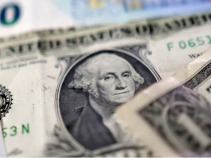 Kinh tế - Đồng USD trượt giá sát đáy nhiều năm khi thời hạn áp thuế của ông Trump cận kề
