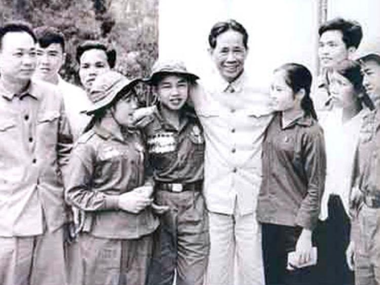 Kỷ niệm 40 năm ngày Tổng Bí thư Lê Duẩn đi xa: Những bài hát như tiếng lòng nhân dân, như lời non sông đất nước về anh ba Lê Duẩn