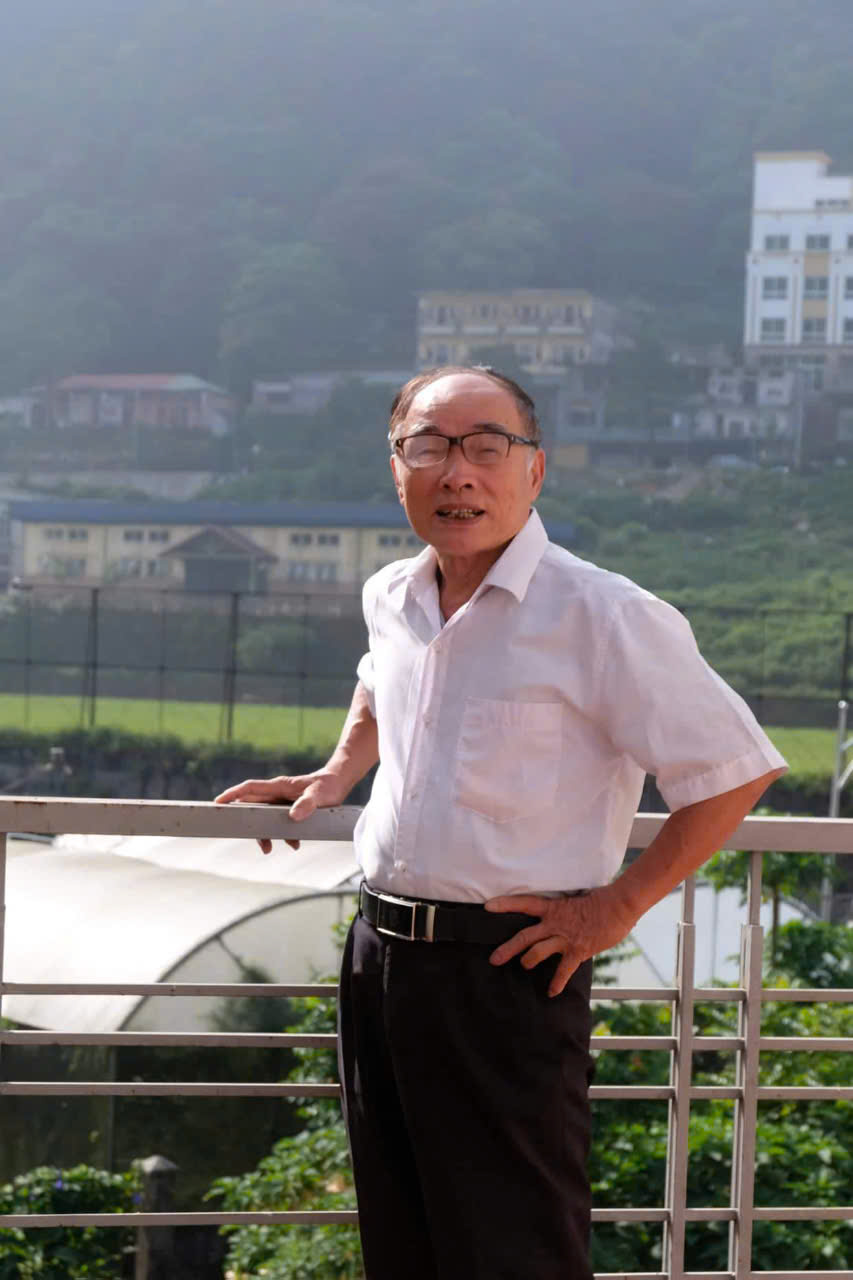 Bền như rễ, xanh như lá, tươi như hoa - 1