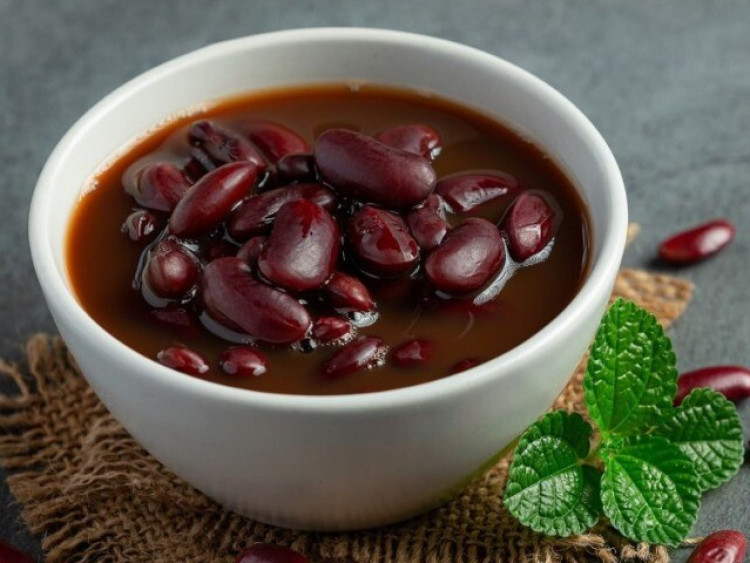 Dù là chè đậu đen hay đậu đỏ, trước khi nấu thêm 1 bước này, hạt chín bở bùi mà không nát