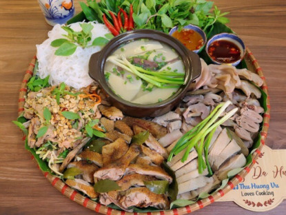Gia đình - Cuối tuần nhà có khách, làm ngay mẹt vịt thế này cực ngon, ai cũng tưởng &quot;order&quot; ở nhà hàng