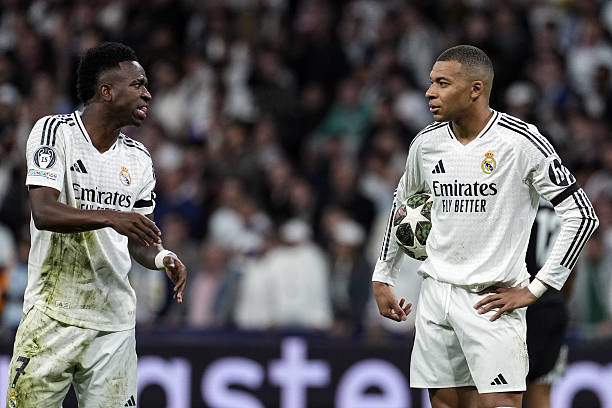Real Madrid rối loạn tiền đạo: Alonso nên mạnh tay với 3 "ông sao" - 1