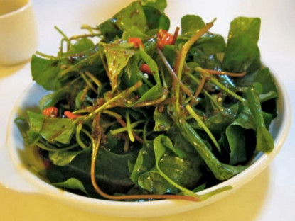 Gia đình - Rau dại này người Nhật ví như &quot;rau giải độc&quot;, vitamin C gần gấp đôi cam, toàn thân đều là thuốc bổ mùa hè, tốt cho mẹ bầu