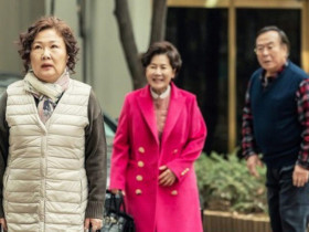 Năm xưa mẹ kế khiến bố mẹ tôi ly hôn, nhưng giờ mẹ tôi lại tặng bà ấy một căn nhà