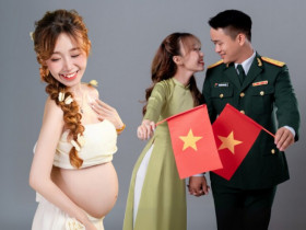 10X kể chuyện bế bầu đến lớp nghĩa vụ quân sự, em bé chưa chào đời đã được trải nghiệm nắng gió thao trường cùng mẹ