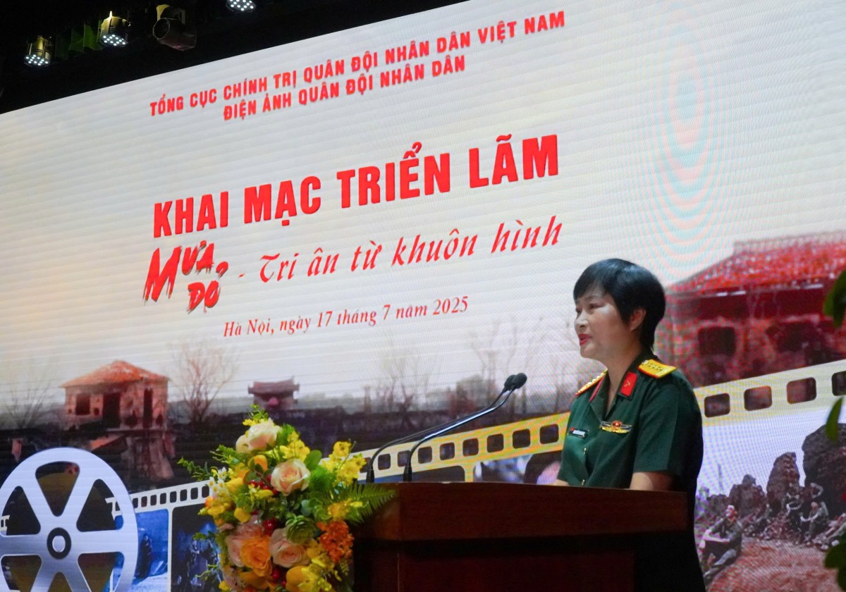 Triển lãm ảnh nghệ thuật “Mưa đỏ”: Tri ân từ khuôn hình - 2