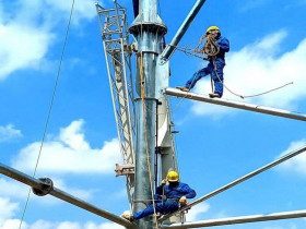 Tháng bảy ở công trường thi công đường dây 500kV Lào Cai - Vĩnh Yên (Phú Thọ)