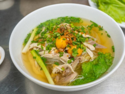 Thông tin doanh nghiệp - “Kiêng” nước, “tạm biệt” canh, bún, phở để giảm tiểu đêm, tiểu nhiều lần - Liệu có đúng?