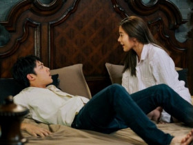 Uống say rồi trót lên giường với chồng cũ, sáng hôm sau nhìn thứ đặt đầu giường mà tôi sững sờ