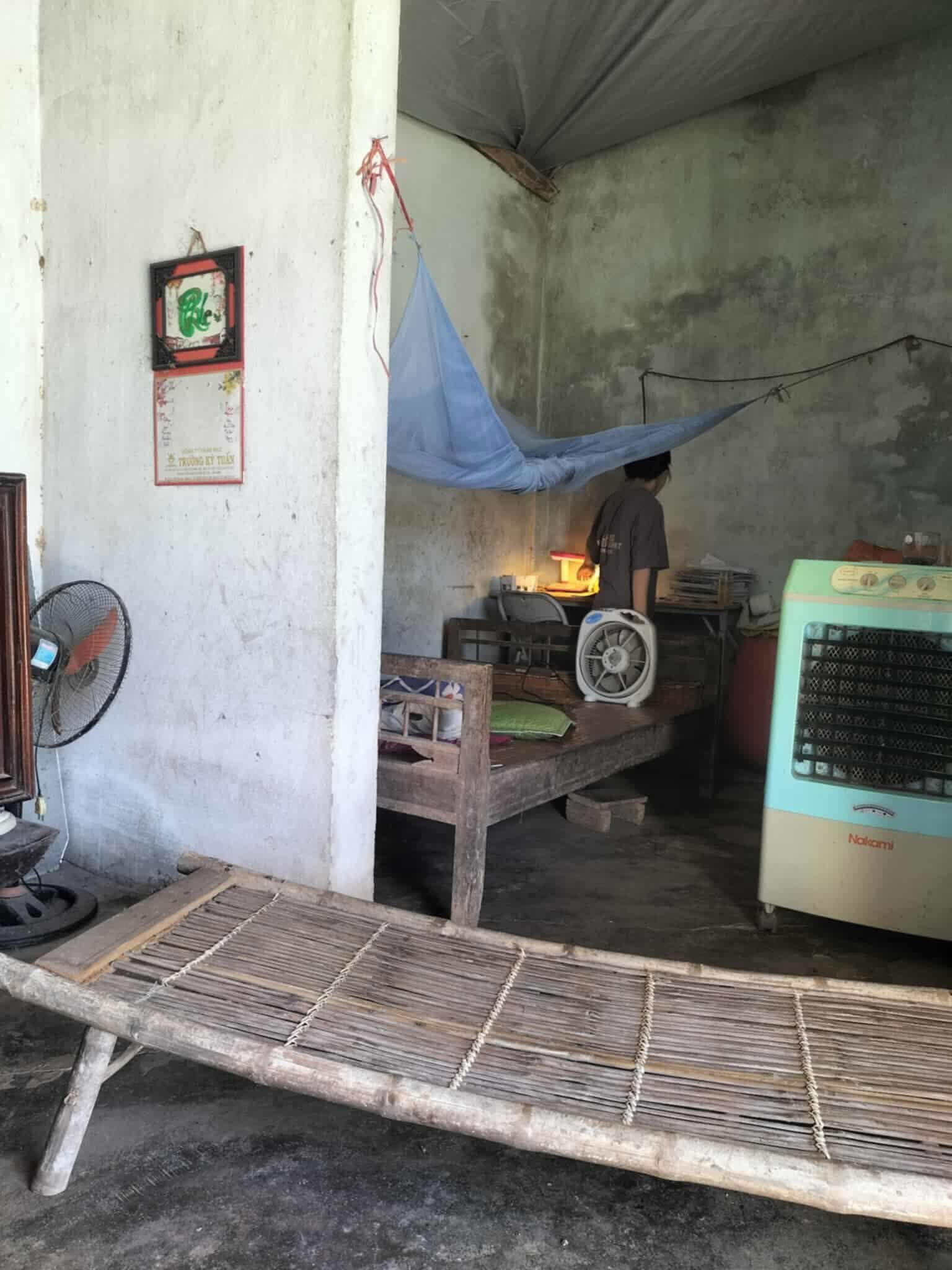Nữ sinh xứ Nghệ vừa thi xong đã đi làm công nhân, đỗ 29,25 điểm khối C00 - 3