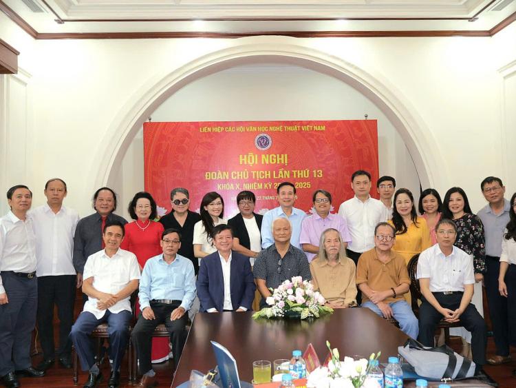 Hội nghị Đoàn Chủ tịch lần thứ 13: Tiếp tục đổi mới và nâng cao hiệu quả công tác văn học nghệ thuật