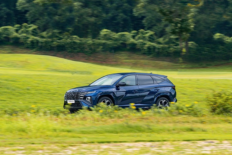 Tucson và Accent tiếp tục “gánh” doanh số cho Hyundai - 1