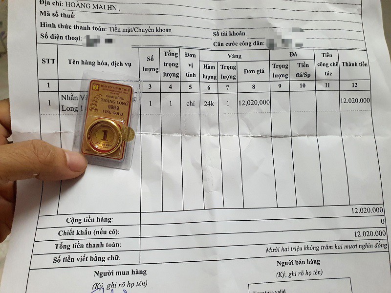 Giá vàng tăng mạnh, nhiều người kéo cả "họ hàng" đi mua vàng - 7