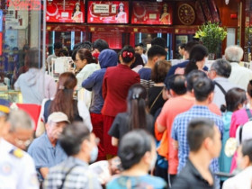 Giá vàng tăng vọt rồi lao dốc không phanh: “Tôi từng phá sản vì vàng”