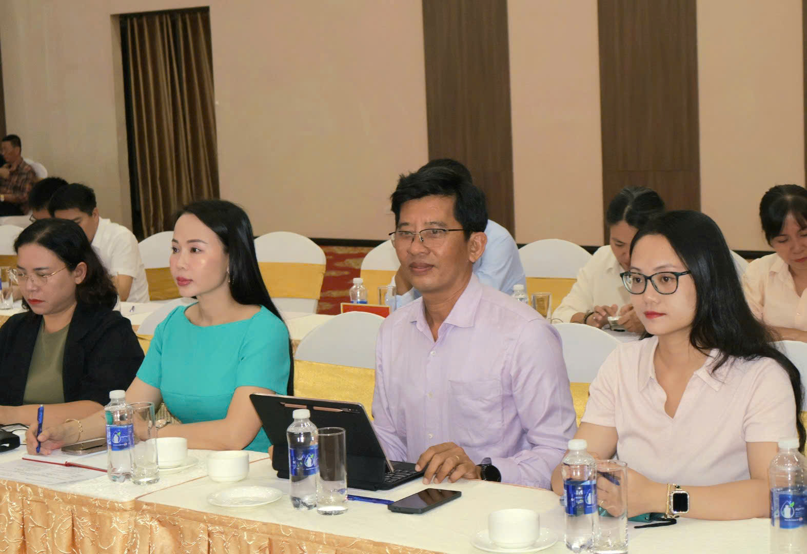 Bồi dưỡng những hạt nhân tiêu biểu trong đội ngũ lý luận, phê bình văn học, nghệ thuật - 6