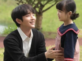 Vợ cũ xin tái hợp sau 5 năm ly hôn, con gái 6 tuổi thì thầm một câu khiến tôi giật mình