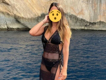 Gia đình - Vợ cầu thủ vừa lộ clip hot gây sốt: Là mẹ 3 con, cao 1m57 nhưng đẹp như siêu mẫu, sinh xong nóng bỏng hết cỡ