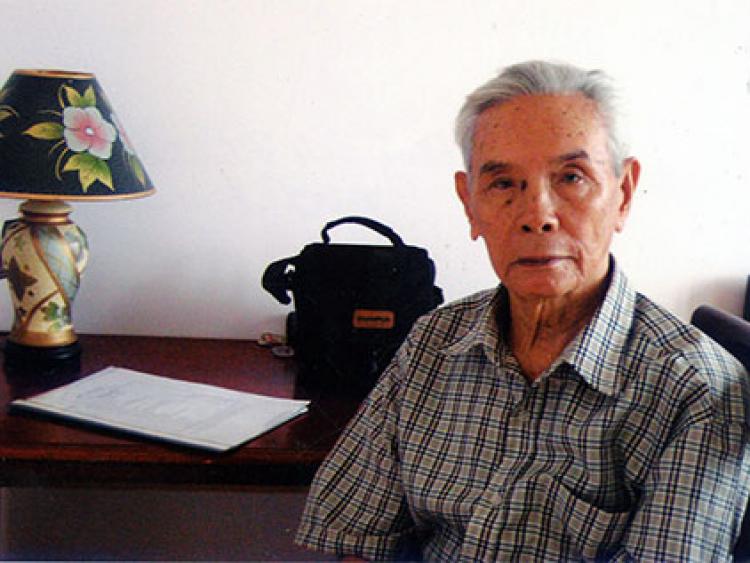 Một lần thăm nhà văn, nhà viết kịch Hoàng Công Khanh