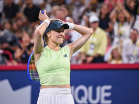 Mỹ nhân tennis Bouchard òa khóc ngày chia tay, Canada tạm biệt 1 biểu tượng