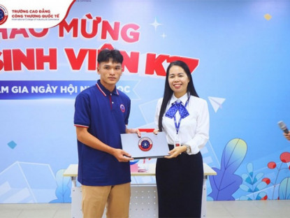 Thông tin doanh nghiệp - Chàng sinh viên H’Mông làm phụ hồ nuôi mơ ước thoát nghèo