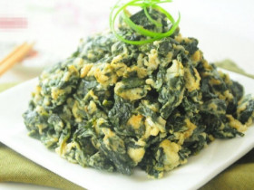 Loại rau giàu cả sắt lẫn canxi, tưởng chỉ xào tỏi mới ngon ai ngờ nấu chung với trứng lại hấp dẫn bổ dưỡng thế này!