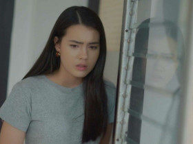 Đến nhà chồng cũ thăm con gái thì nghe tiếng rên của anh, tôi chết lặng khi thấy vật anh cầm trên tay