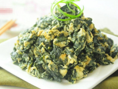 Gia đình - Loại rau giàu cả sắt lẫn canxi, tưởng chỉ xào tỏi mới ngon ai ngờ nấu chung với trứng lại hấp dẫn bổ dưỡng thế này!