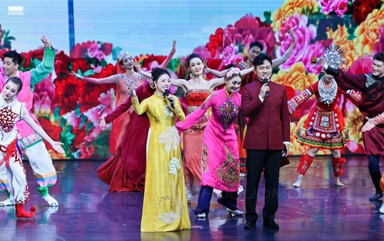 Sắc màu Trung Hoa: Cầu nối văn hóa Việt Nam–Trung Quốc - 2