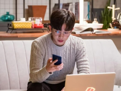 Gia đình - Nhắn &quot;anh nhớ em&quot; cho bạn gái nhưng gửi nhầm sang vợ cũ, đọc tin nhắn hồi đáp tôi bật khóc