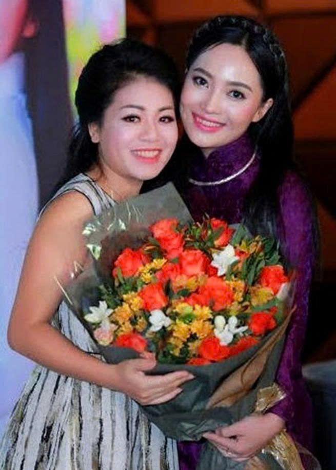 Giữa Nha Trang nghe tiếng hát Bạch Trà - 3