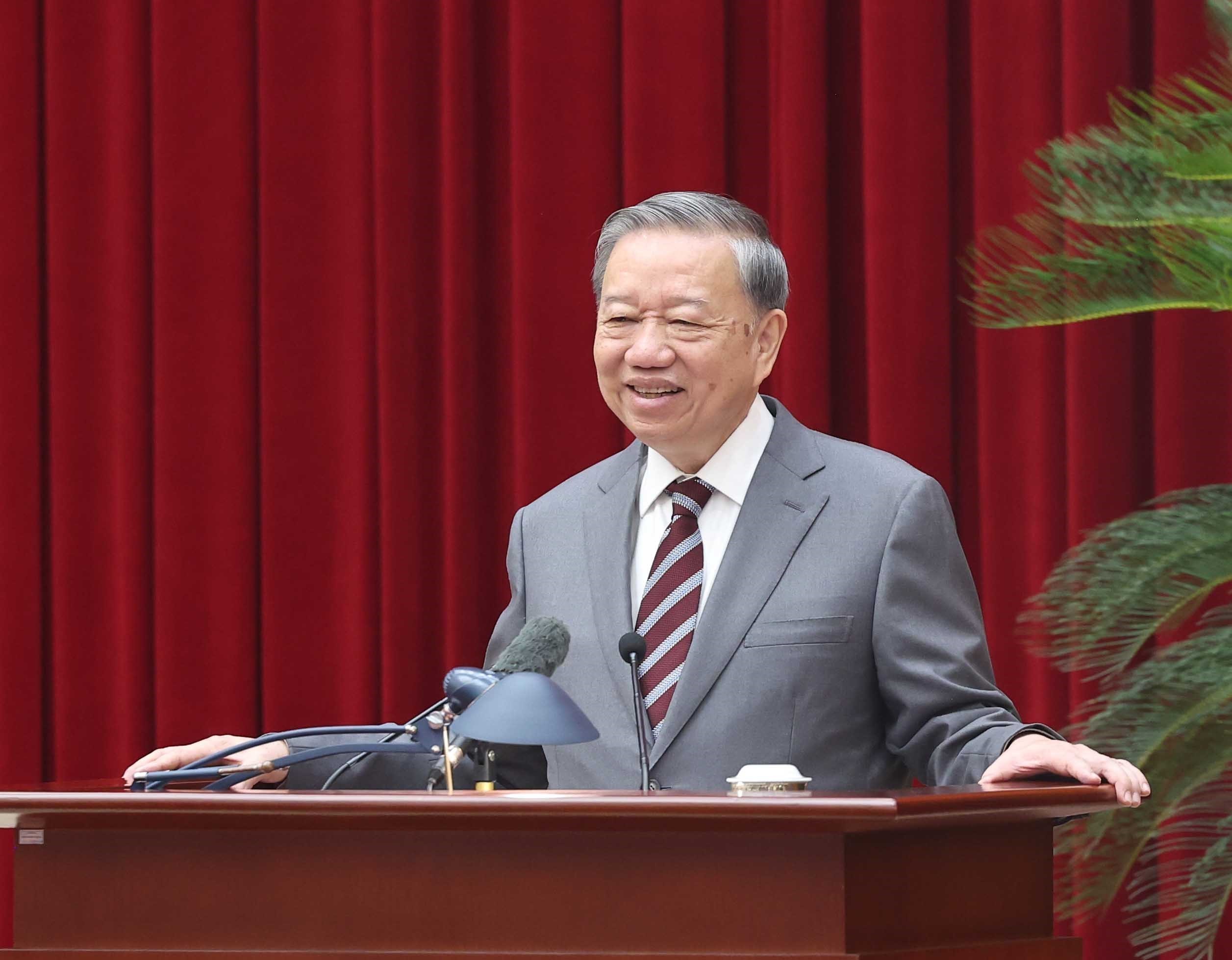 Tổng Bí thư Tô Lâm: “Trí thức, nhà khoa học, văn nghệ sĩ là mạch nguồn cho sự trường tồn của đất nước” - 3