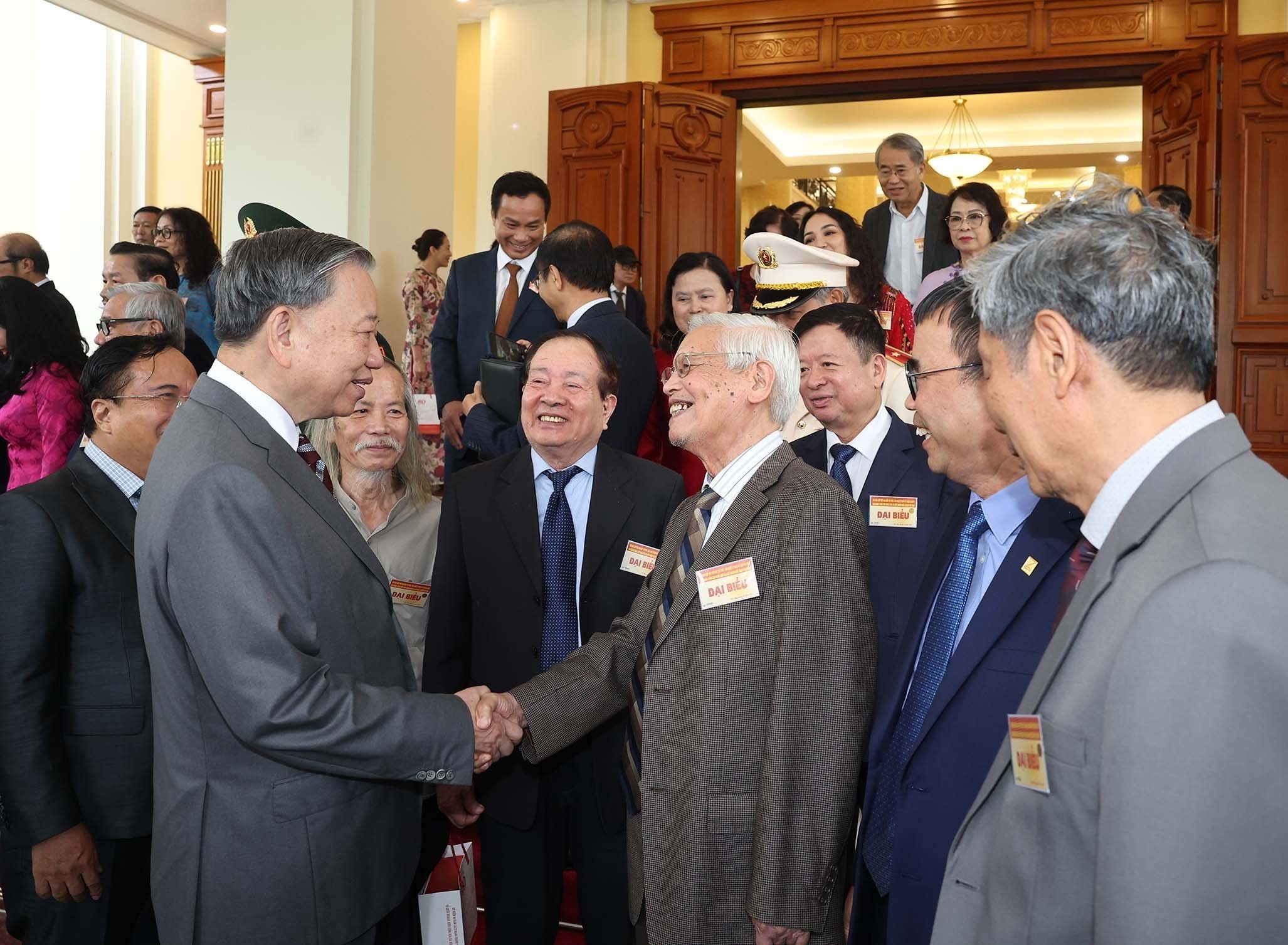 Tổng Bí thư Tô Lâm: “Trí thức, nhà khoa học, văn nghệ sĩ là mạch nguồn cho sự trường tồn của đất nước” - 6