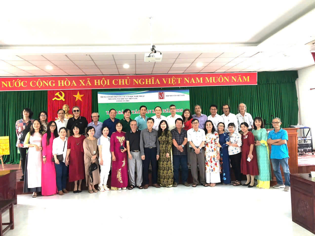 Khai mạc trại sáng tác văn học Hội Nhà văn Việt Nam năm 2025 tại Cần Thơ - 3